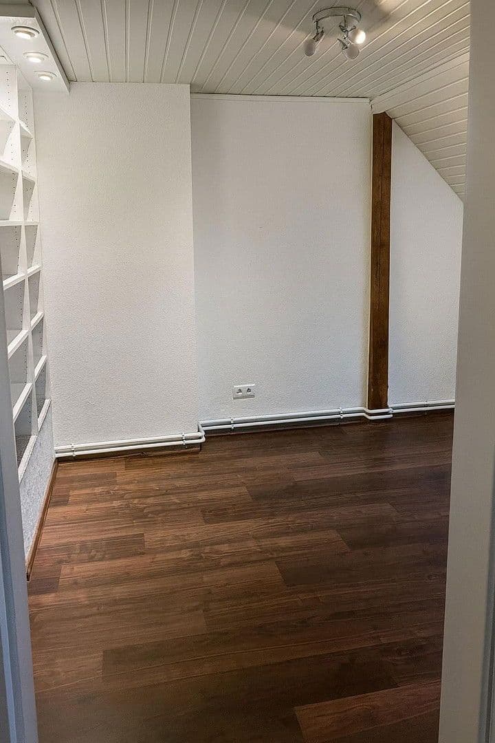 Pronájem bytu 4+kk 78 m², Heppenheimerstraße 3, Wiesbaden, Hessen Pronájem bytu 4+kk 78 m², Heppenheimerstraße 3, Wiesbaden, Hessen