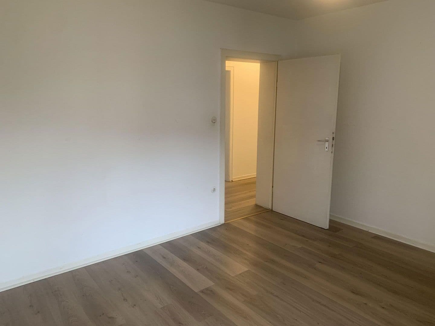 Pronájem bytu 3+kk 65 m², Voßstr. 21, Duisburg, Severní Porýní-Vestfálsko Pronájem bytu 3+kk 65 m², Voßstr. 21, Duisburg, Severní Porýní-Vestfálsko