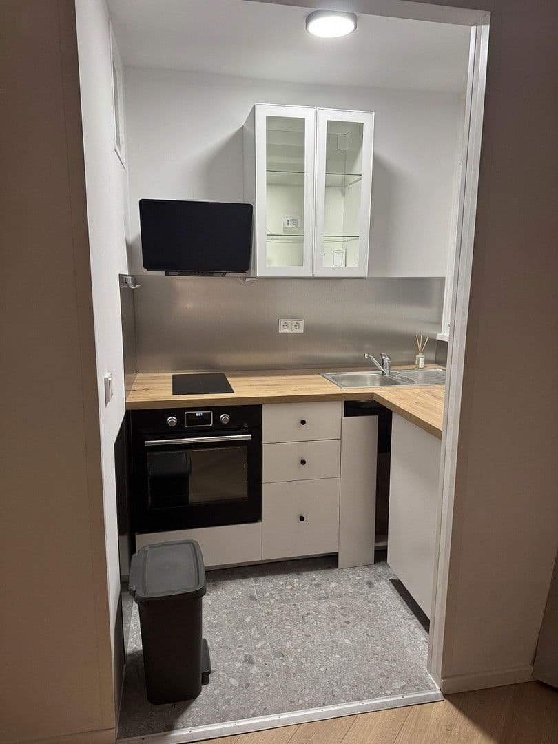 Pronájem bytu 1+1 36 m², Berlin, Berlín Pronájem bytu 1+1 36 m², Berlin, Berlín