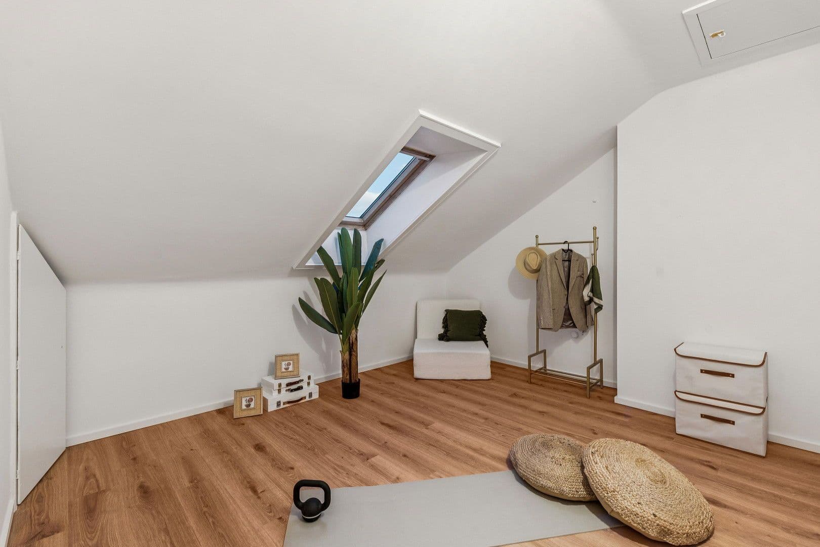 Prodej domu 138 m², pozemek 250 m², Seelze, Dolní Sasko Prodej domu 138 m², pozemek 250 m², Seelze, Dolní Sasko