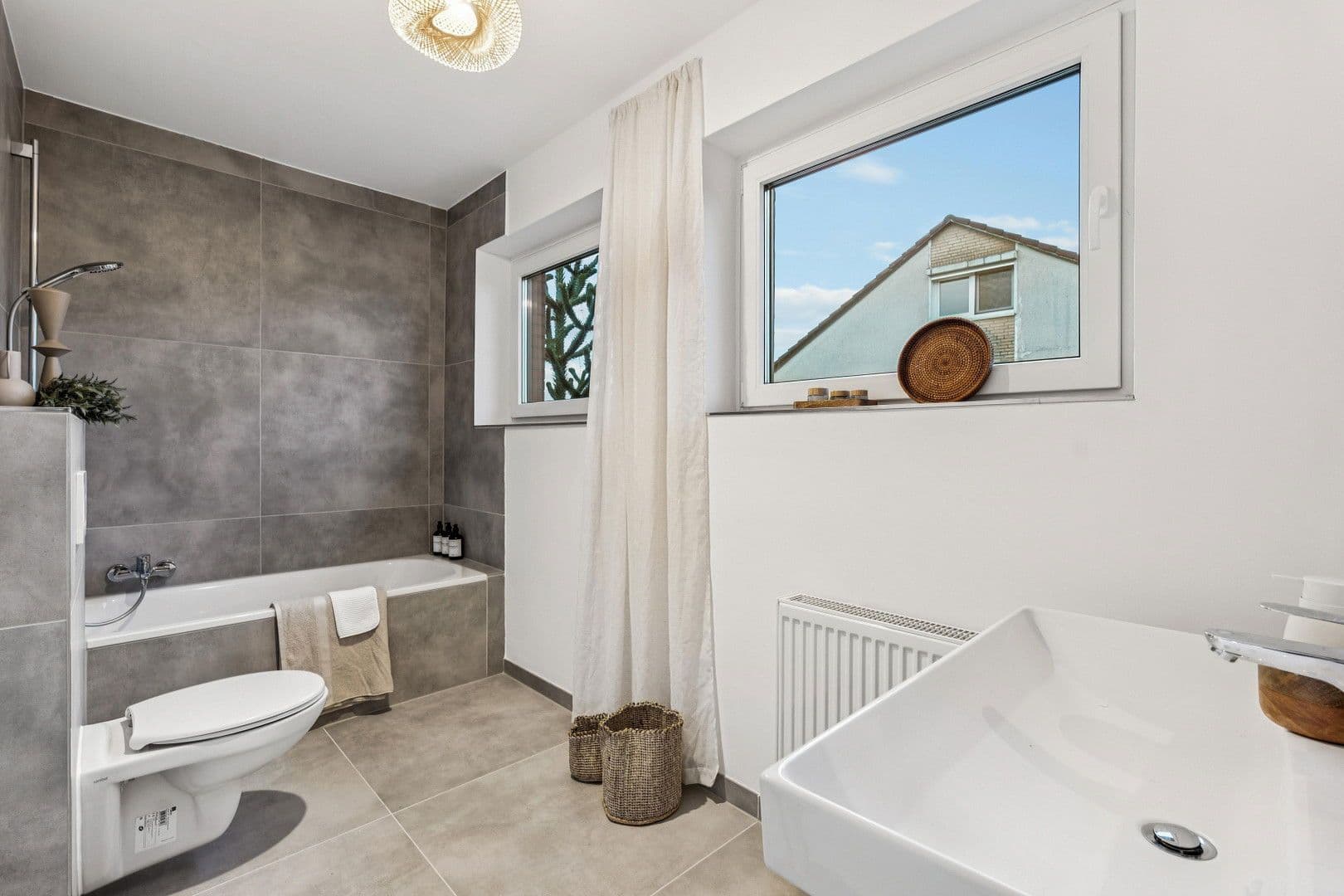 Prodej domu 138 m², pozemek 250 m², Seelze, Dolní Sasko Prodej domu 138 m², pozemek 250 m², Seelze, Dolní Sasko