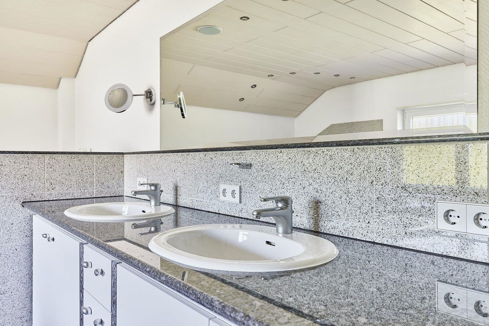 Pronájem bytu 6+1 230 m², Im Langenmorgen 2, Neckarsteinach, Hessen Pronájem bytu 6+1 230 m², Im Langenmorgen 2, Neckarsteinach, Hessen