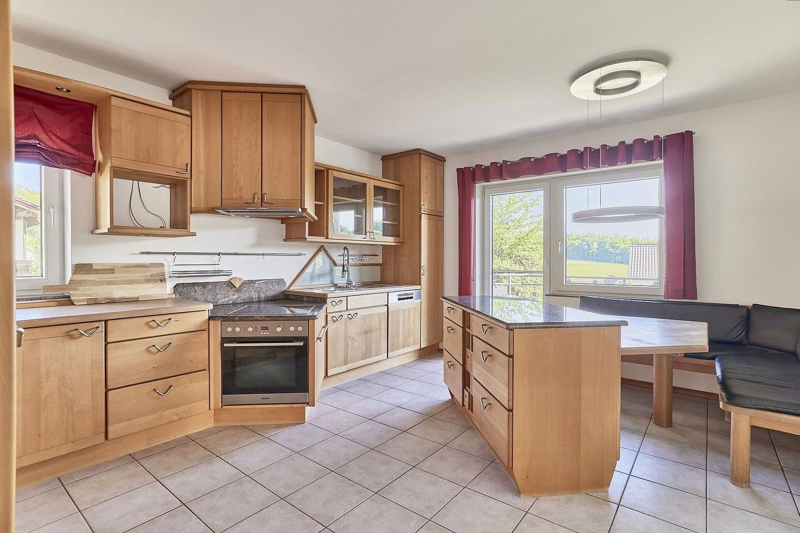 Pronájem bytu 6+1 230 m², Im Langenmorgen 2, Neckarsteinach, Hessen Pronájem bytu 6+1 230 m², Im Langenmorgen 2, Neckarsteinach, Hessen