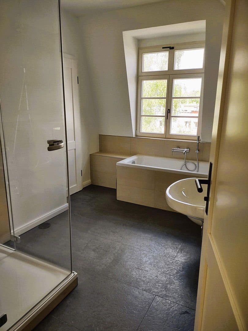 Prodej bytu 4+1 105 m², Mozartstr. 17, Halle, Sasko-Anhaltsko Prodej bytu 4+1 105 m², Mozartstr. 17, Halle, Sasko-Anhaltsko