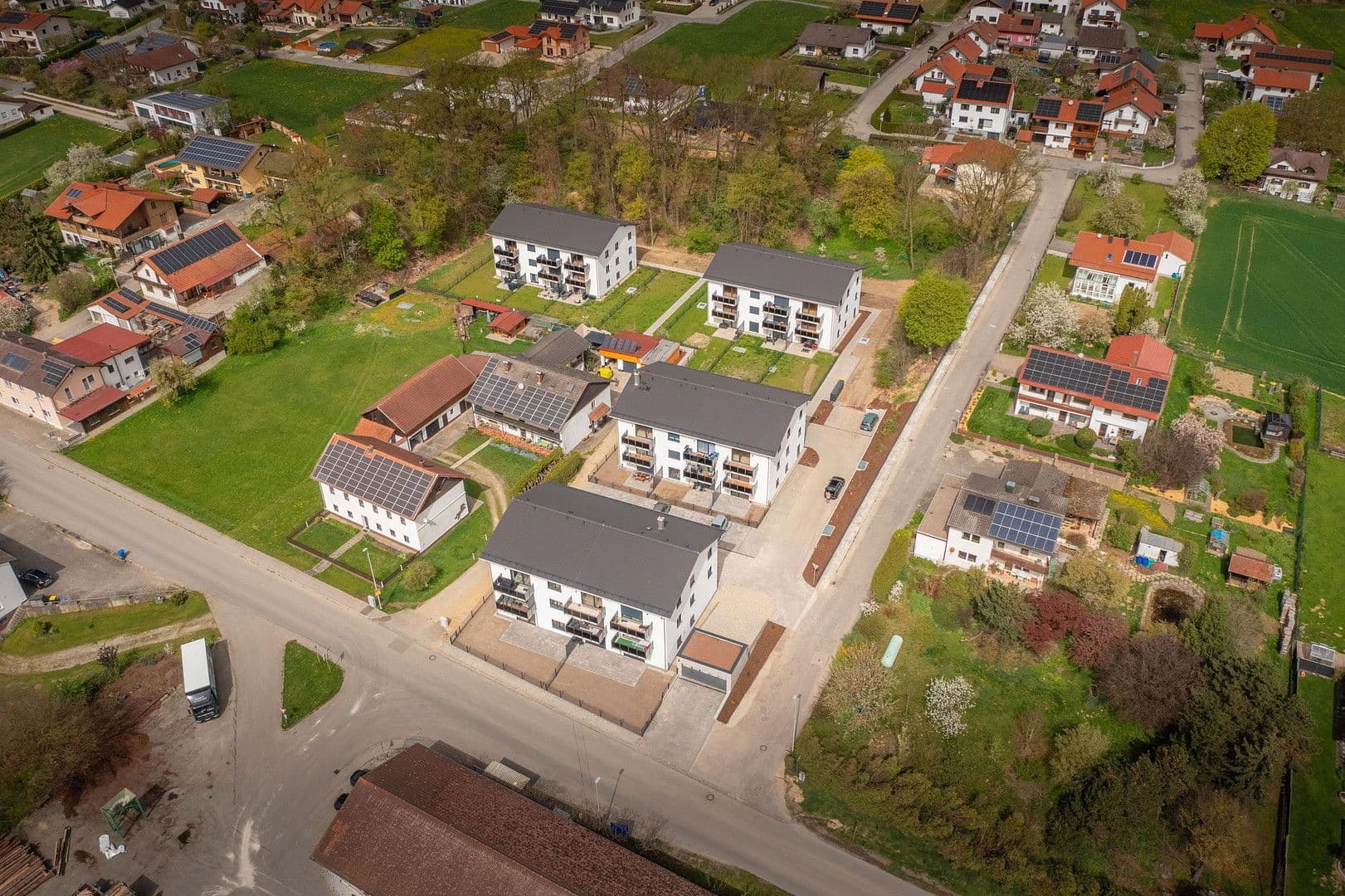 Pronájem bytu 3+1 89 m², Haupstraße 39, Unterdietfurt, Bavorsko Pronájem bytu 3+1 89 m², Haupstraße 39, Unterdietfurt, Bavorsko