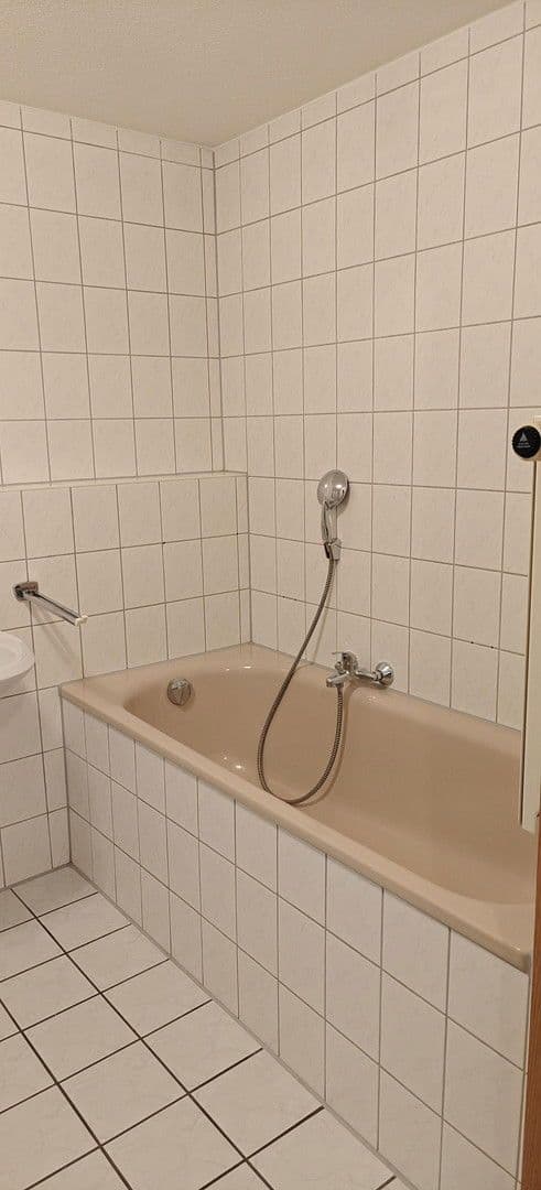 Prodej bytu 2+1 68 m², Am Zwetschgenwäldle 9, Öhringen, Bádensko-Württembersko Prodej bytu 2+1 68 m², Am Zwetschgenwäldle 9, Öhringen, Bádensko-Württembersko