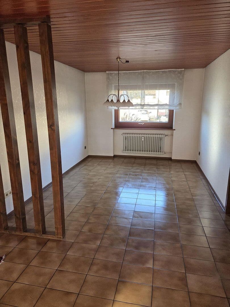 Prodej domu 209 m², pozemek 877 m², Böbingen an der Rems, Bádensko-Württembersko Prodej domu 209 m², pozemek 877 m², Böbingen an der Rems, Bádensko-Württembersko