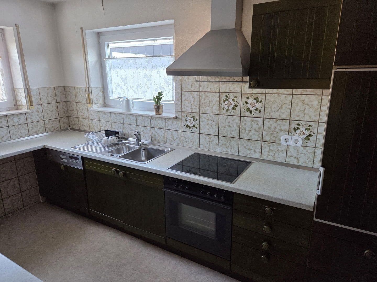 Prodej domu 209 m², pozemek 877 m², Böbingen an der Rems, Bádensko-Württembersko Prodej domu 209 m², pozemek 877 m², Böbingen an der Rems, Bádensko-Württembersko