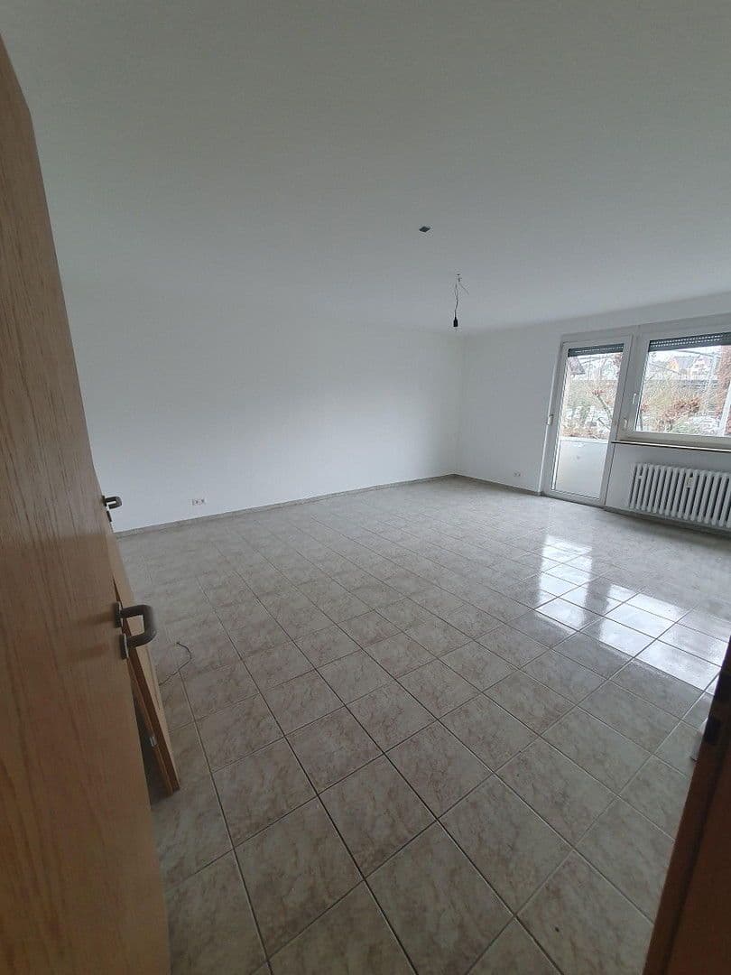 Pronájem bytu 4+1 104 m², Bahnhofstraße 98, Mühlacker, Bádensko-Württembersko Pronájem bytu 4+1 104 m², Bahnhofstraße 98, Mühlacker, Bádensko-Württembersko