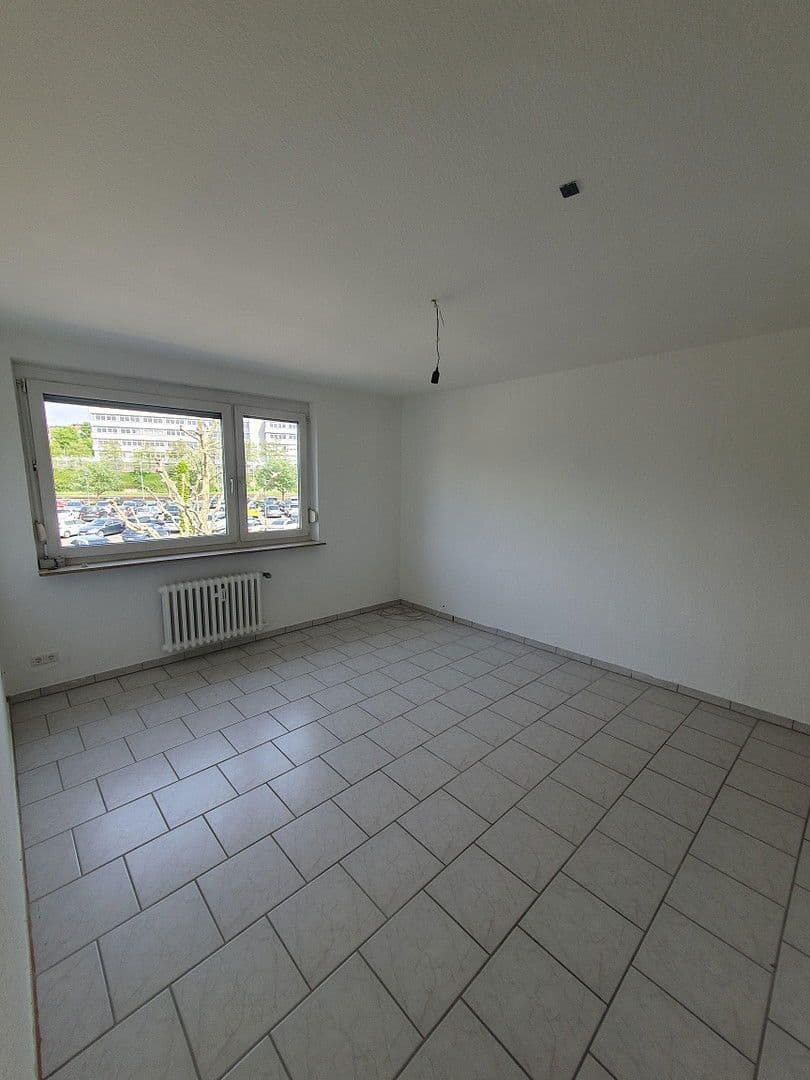 Pronájem bytu 4+1 104 m², Bahnhofstraße 98, Mühlacker, Bádensko-Württembersko Pronájem bytu 4+1 104 m², Bahnhofstraße 98, Mühlacker, Bádensko-Württembersko