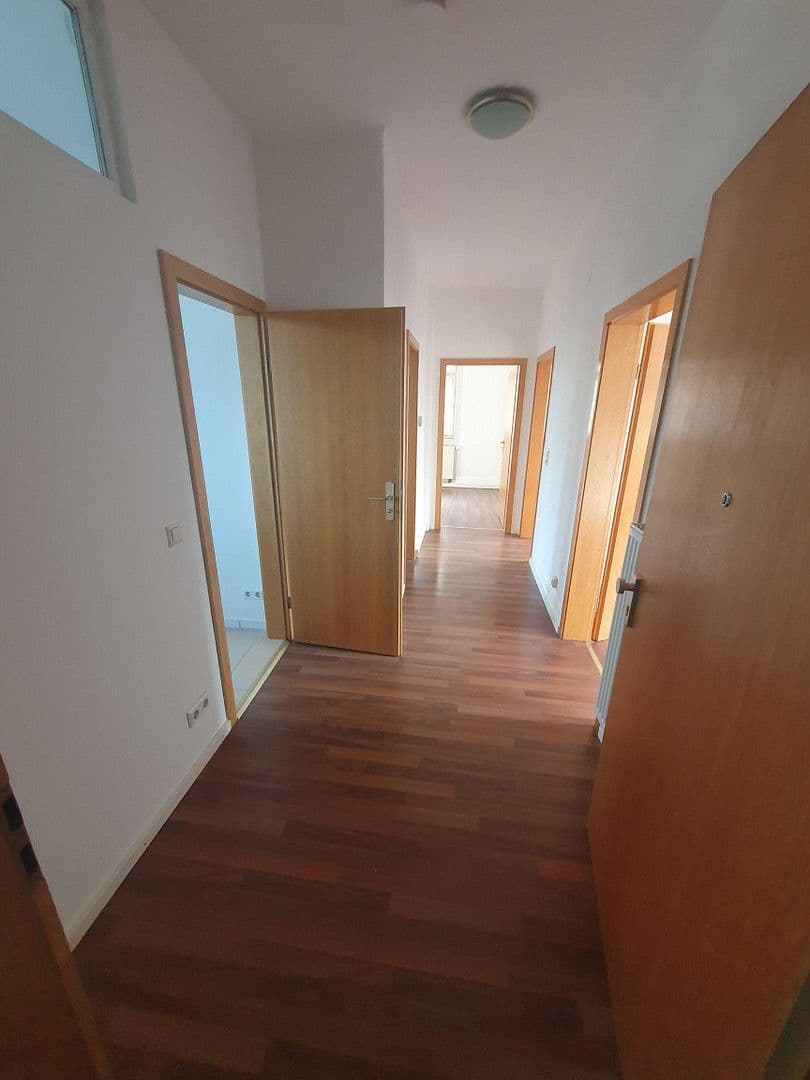 Pronájem bytu 3+1 80 m², Hindenburgstraße 85, Mühlacker, Bádensko-Württembersko Pronájem bytu 3+1 80 m², Hindenburgstraße 85, Mühlacker, Bádensko-Württembersko