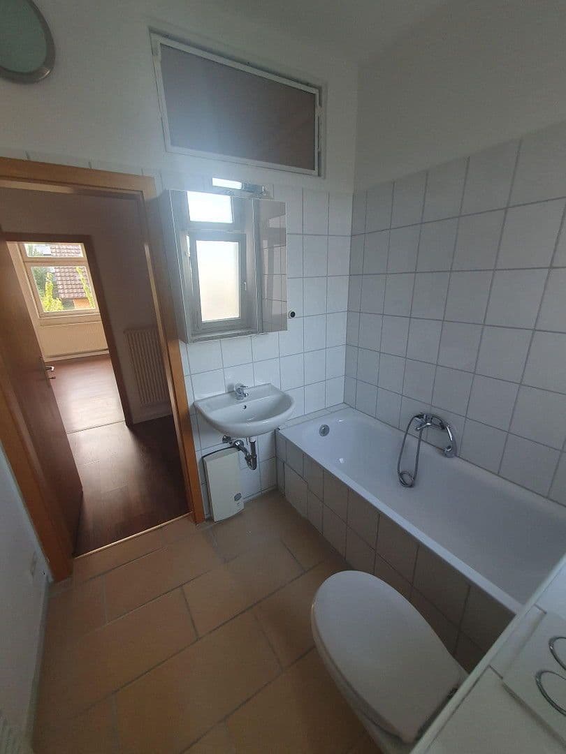 Pronájem bytu 3+1 80 m², Hindenburgstraße 85, Mühlacker, Bádensko-Württembersko Pronájem bytu 3+1 80 m², Hindenburgstraße 85, Mühlacker, Bádensko-Württembersko