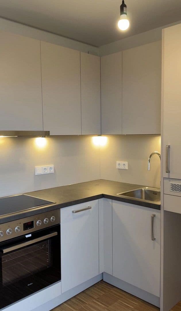 Pronájem bytu 1+1 33 m², Hamburg, Hamburg Pronájem bytu 1+1 33 m², Hamburg, Hamburg