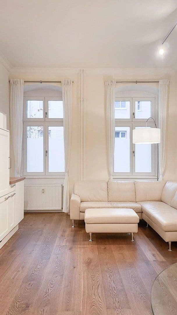 Pronájem bytu 3+1 81 m², Torstraße 225, Berlin, Berlín Pronájem bytu 3+1 81 m², Torstraße 225, Berlin, Berlín