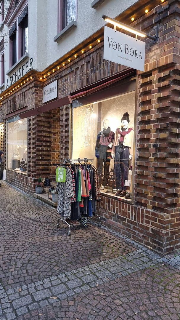 Pronájem nebytového prostoru 100 m², Bahnhofstr. 9, Rottenburg am Neckar, Bádensko-Württembersko Pronájem nebytového prostoru 100 m², Bahnhofstr. 9, Rottenburg am Neckar, Bádensko-Württembersko