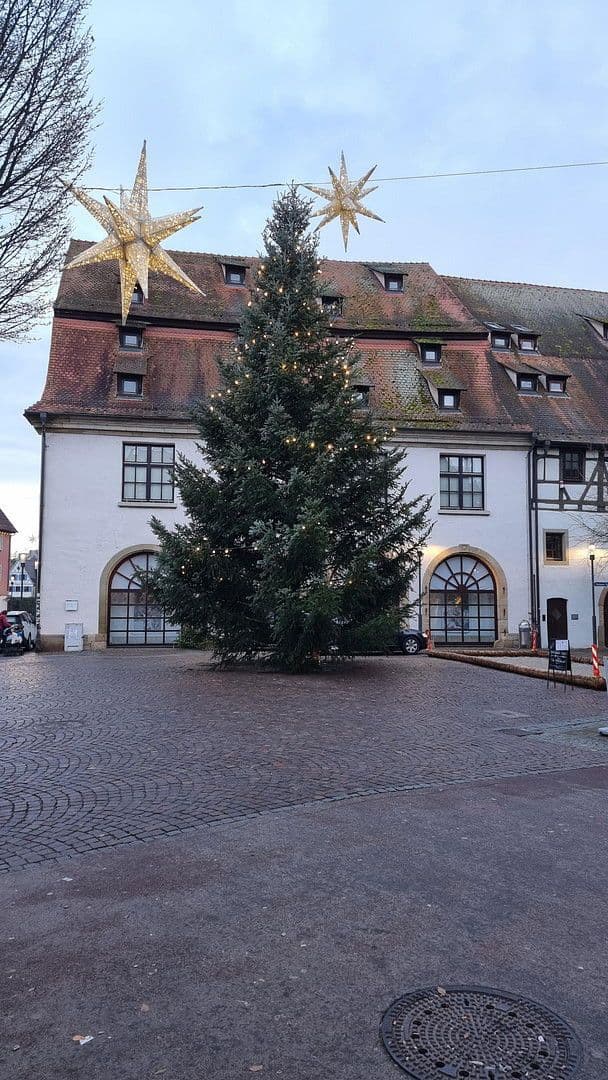 Pronájem nebytového prostoru 100 m², Bahnhofstr. 9, Rottenburg am Neckar, Bádensko-Württembersko Pronájem nebytového prostoru 100 m², Bahnhofstr. 9, Rottenburg am Neckar, Bádensko-Württembersko