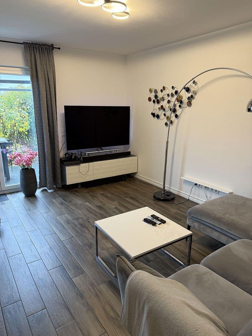 Pronájem bytu 2+1 75 m², Lyonstraße 13, Berlin, Berlín Pronájem bytu 2+1 75 m², Lyonstraße 13, Berlin, Berlín