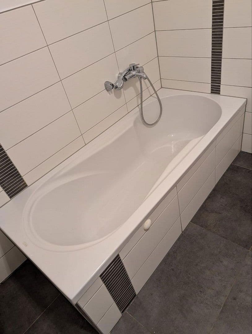 Pronájem bytu 3+1 120 m², Franz-Leonhard-Weg 3, Marburg, Hessen Pronájem bytu 3+1 120 m², Franz-Leonhard-Weg 3, Marburg, Hessen