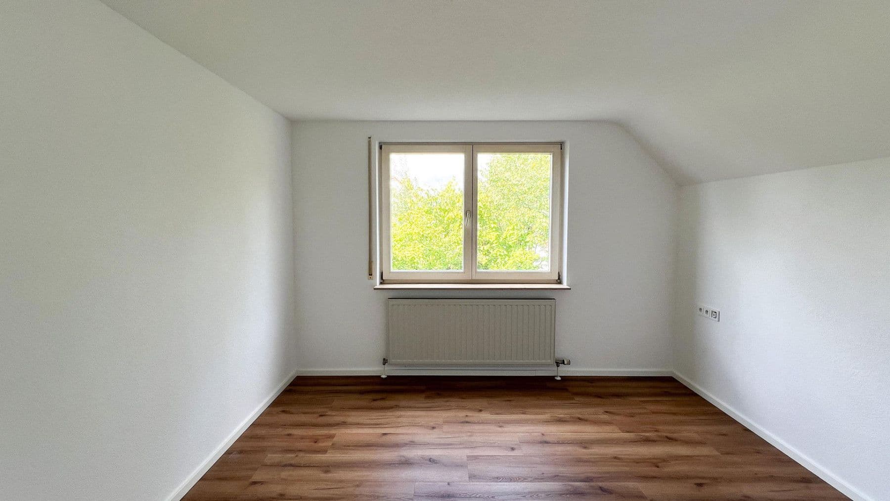 Prodej bytu 4+1 92 m², Pfälzerstraße 33, Neckarsulm, Bádensko-Württembersko Prodej bytu 4+1 92 m², Pfälzerstraße 33, Neckarsulm, Bádensko-Württembersko