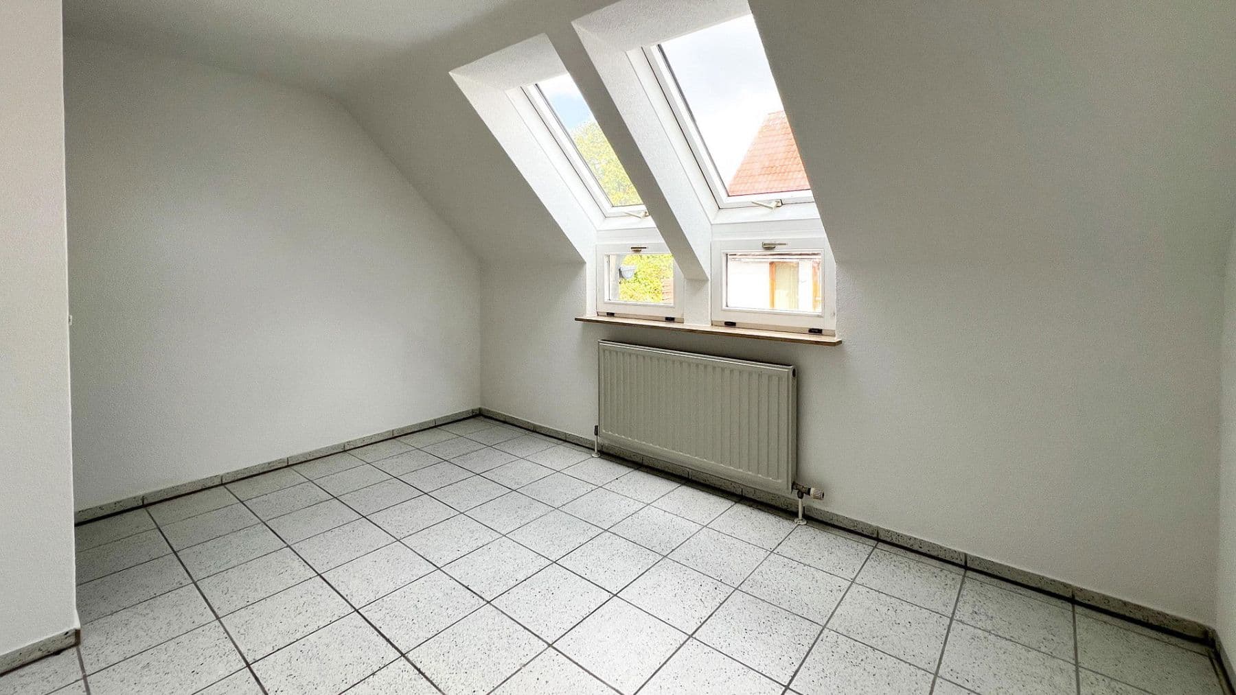 Prodej bytu 4+1 92 m², Pfälzerstraße 33, Neckarsulm, Bádensko-Württembersko Prodej bytu 4+1 92 m², Pfälzerstraße 33, Neckarsulm, Bádensko-Württembersko