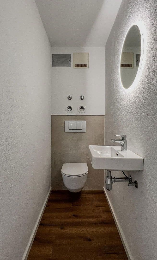 Prodej bytu 4+1 92 m², Pfälzerstraße 33, Neckarsulm, Bádensko-Württembersko Prodej bytu 4+1 92 m², Pfälzerstraße 33, Neckarsulm, Bádensko-Württembersko