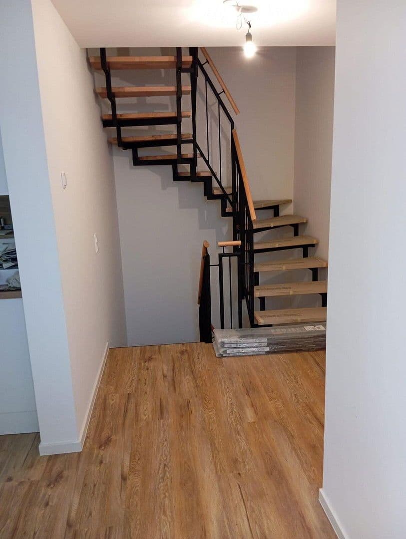 Pronájem domu 184 m², pozemek 255 m², Friedrich-Bertsche-Str. 48, Crailsheim, Bádensko-Württembersko Pronájem domu 184 m², pozemek 255 m², Friedrich-Bertsche-Str. 48, Crailsheim, Bádensko-Württembersko