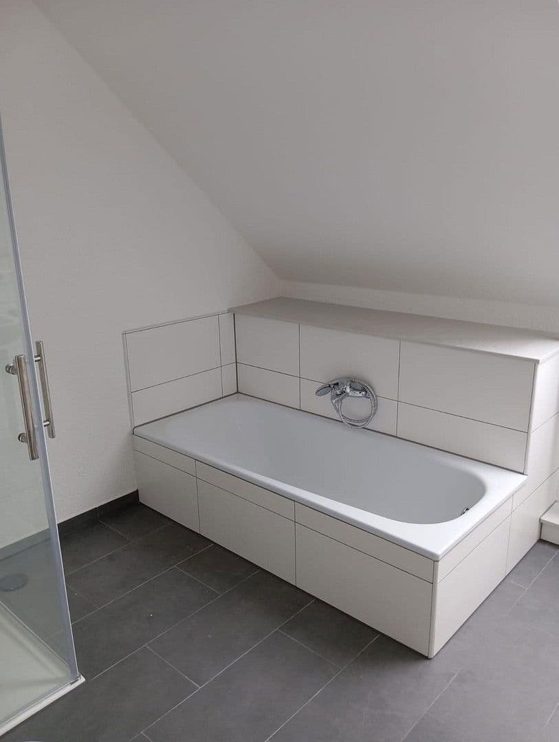 Pronájem domu 184 m², pozemek 255 m², Friedrich-Bertsche-Str. 48, Crailsheim, Bádensko-Württembersko Pronájem domu 184 m², pozemek 255 m², Friedrich-Bertsche-Str. 48, Crailsheim, Bádensko-Württembersko