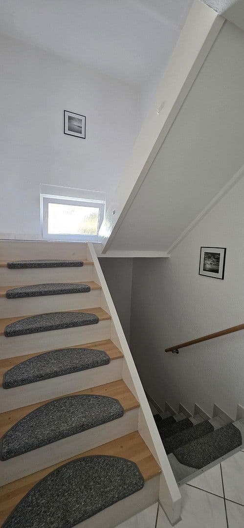 Prodej domu 176 m², pozemek 680 m², Wagenbacherstrasse, Siegelsbach, Bádensko-Württembersko Prodej domu 176 m², pozemek 680 m², Wagenbacherstrasse, Siegelsbach, Bádensko-Württembersko