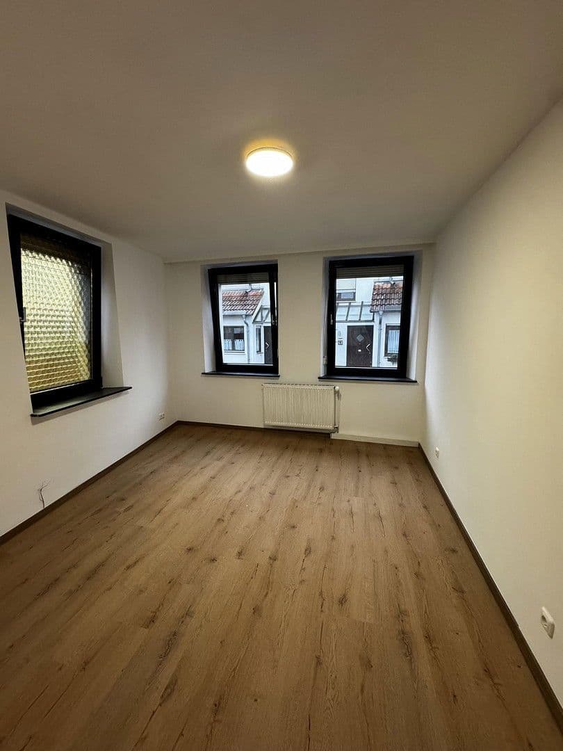 Pronájem bytu 3+1 110 m², Atzelbuckelstraße 5, Mannheim, Bádensko-Württembersko Pronájem bytu 3+1 110 m², Atzelbuckelstraße 5, Mannheim, Bádensko-Württembersko