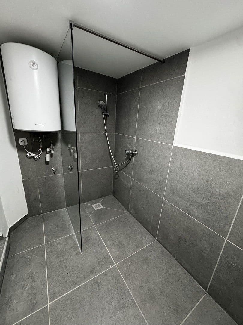 Pronájem bytu 3+1 110 m², Atzelbuckelstraße 5, Mannheim, Bádensko-Württembersko Pronájem bytu 3+1 110 m², Atzelbuckelstraße 5, Mannheim, Bádensko-Württembersko