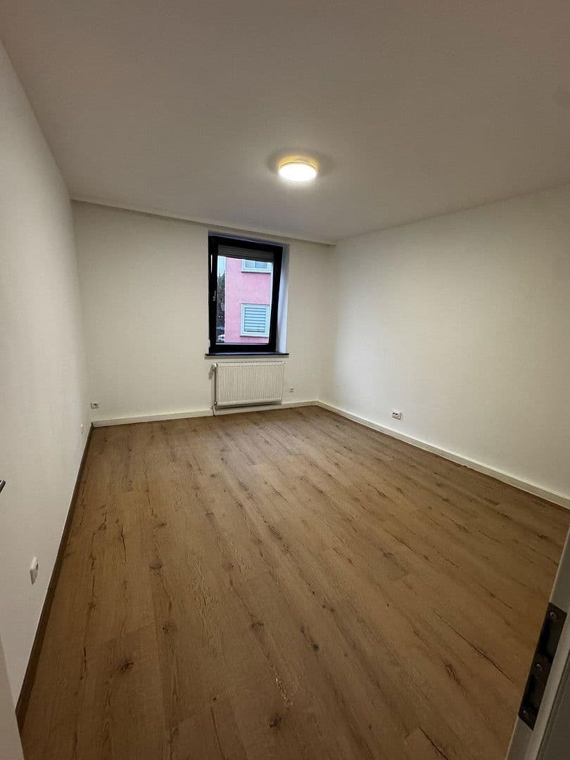 Pronájem bytu 3+1 110 m², Atzelbuckelstraße 5, Mannheim, Bádensko-Württembersko Pronájem bytu 3+1 110 m², Atzelbuckelstraße 5, Mannheim, Bádensko-Württembersko