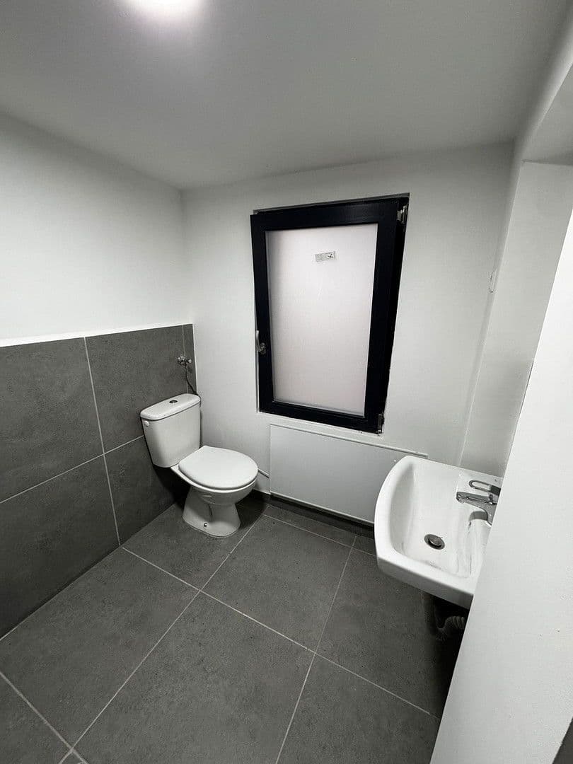 Pronájem bytu 3+1 110 m², Atzelbuckelstraße 5, Mannheim, Bádensko-Württembersko Pronájem bytu 3+1 110 m², Atzelbuckelstraße 5, Mannheim, Bádensko-Württembersko