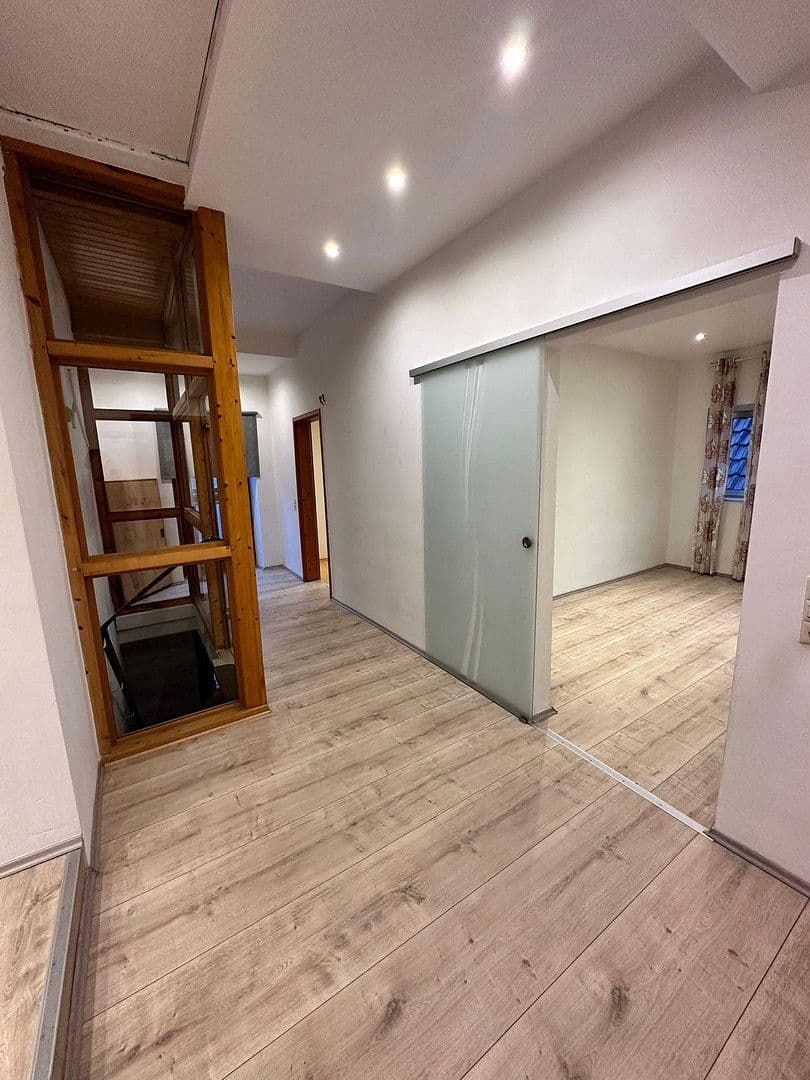 Pronájem bytu 6+1 197 m², Leininger Str. 25, Enkenbach-Alsenborn, Porýní-Falc Pronájem bytu 6+1 197 m², Leininger Str. 25, Enkenbach-Alsenborn, Porýní-Falc