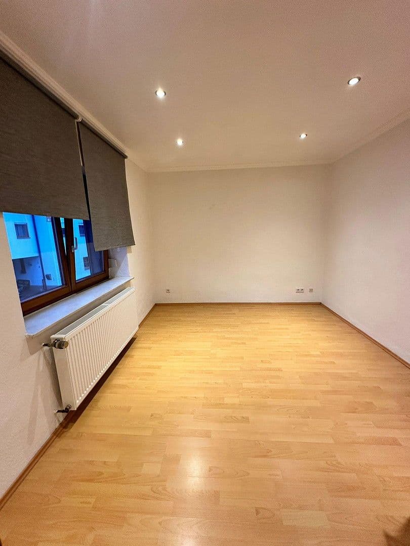 Pronájem bytu 6+1 197 m², Leininger Str. 25, Enkenbach-Alsenborn, Porýní-Falc Pronájem bytu 6+1 197 m², Leininger Str. 25, Enkenbach-Alsenborn, Porýní-Falc