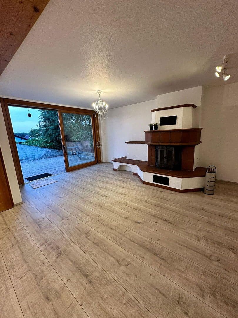 Pronájem bytu 6+1 197 m², Leininger Str. 25, Enkenbach-Alsenborn, Porýní-Falc Pronájem bytu 6+1 197 m², Leininger Str. 25, Enkenbach-Alsenborn, Porýní-Falc