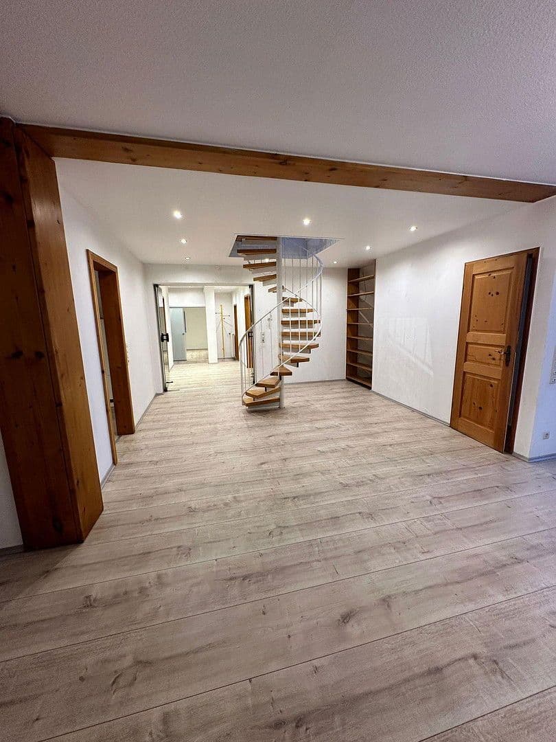 Pronájem bytu 6+1 197 m², Leininger Str. 25, Enkenbach-Alsenborn, Porýní-Falc Pronájem bytu 6+1 197 m², Leininger Str. 25, Enkenbach-Alsenborn, Porýní-Falc