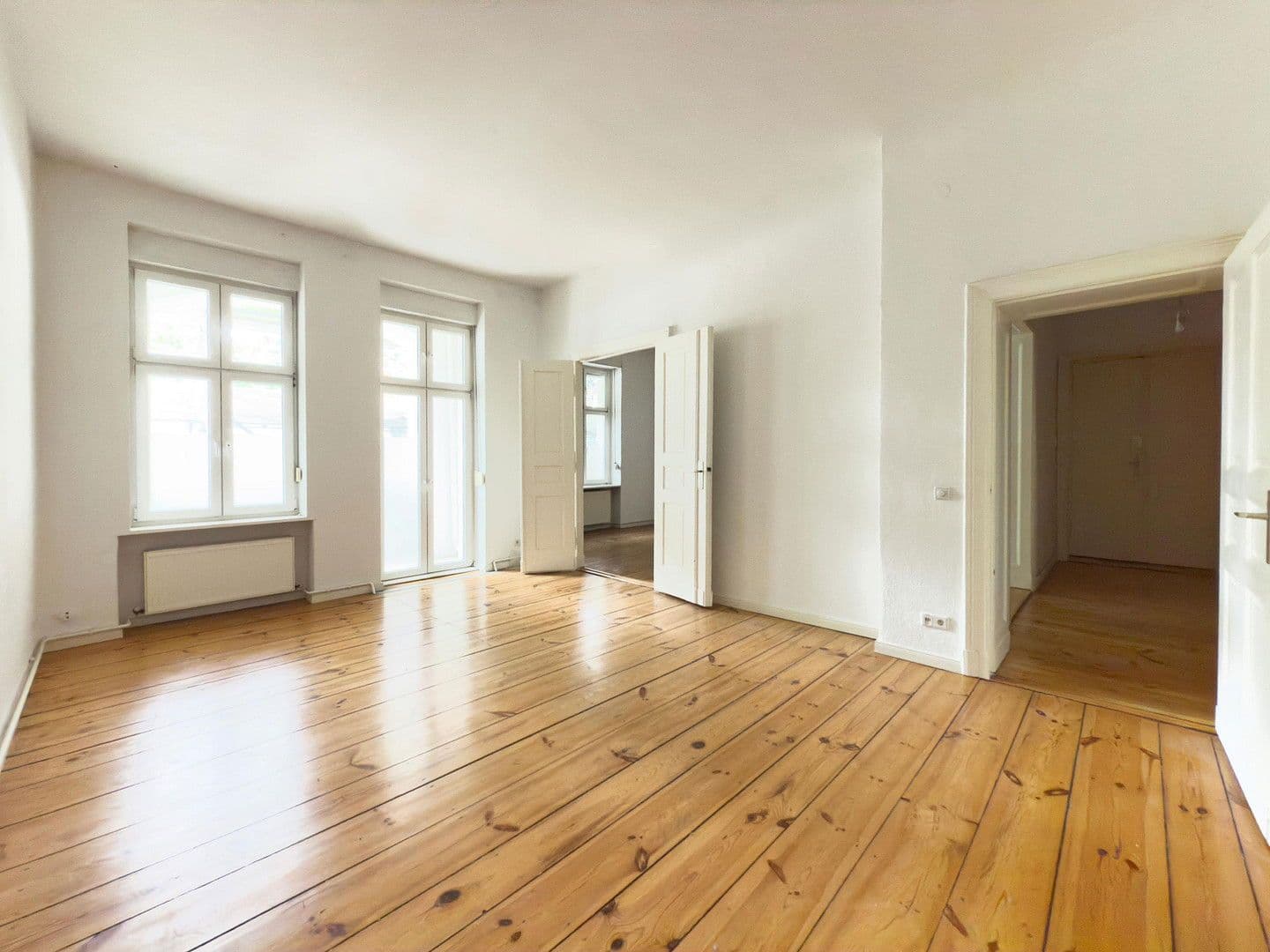 Prodej bytu 2+1 80 m², Güntzelstraße 32, Berlin, Berlín Prodej bytu 2+1 80 m², Güntzelstraße 32, Berlin, Berlín