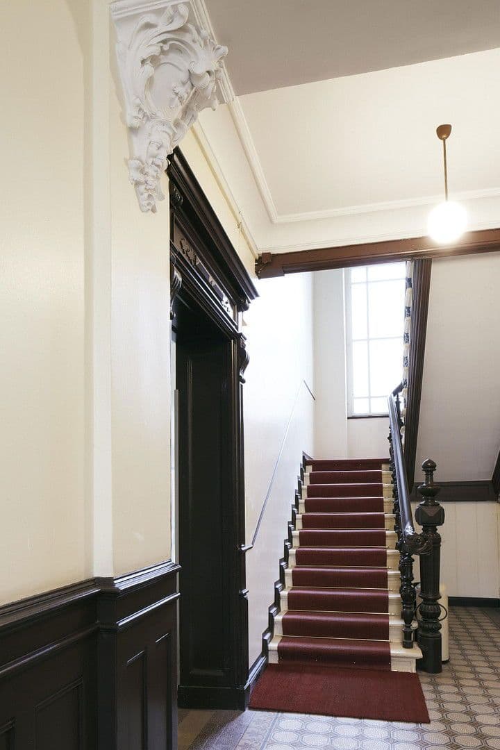 Prodej bytu 2+1 80 m², Güntzelstraße 32, Berlin, Berlín Prodej bytu 2+1 80 m², Güntzelstraße 32, Berlin, Berlín