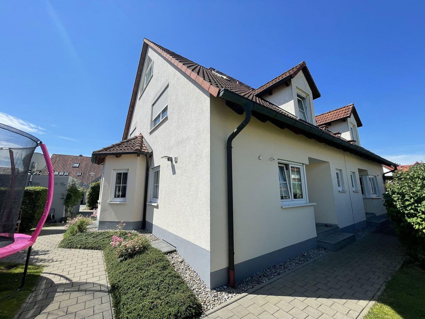 Prodej domu 143 m², pozemek 318 m², Seukendorf, Bavorsko Prodej domu 143 m², pozemek 318 m², Seukendorf, Bavorsko