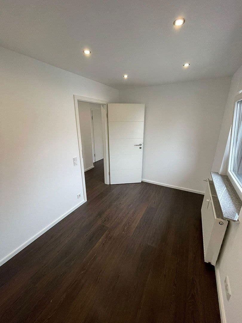 Pronájem bytu 3+1 75 m², Römerberg, Porýní-Falc Pronájem bytu 3+1 75 m², Römerberg, Porýní-Falc