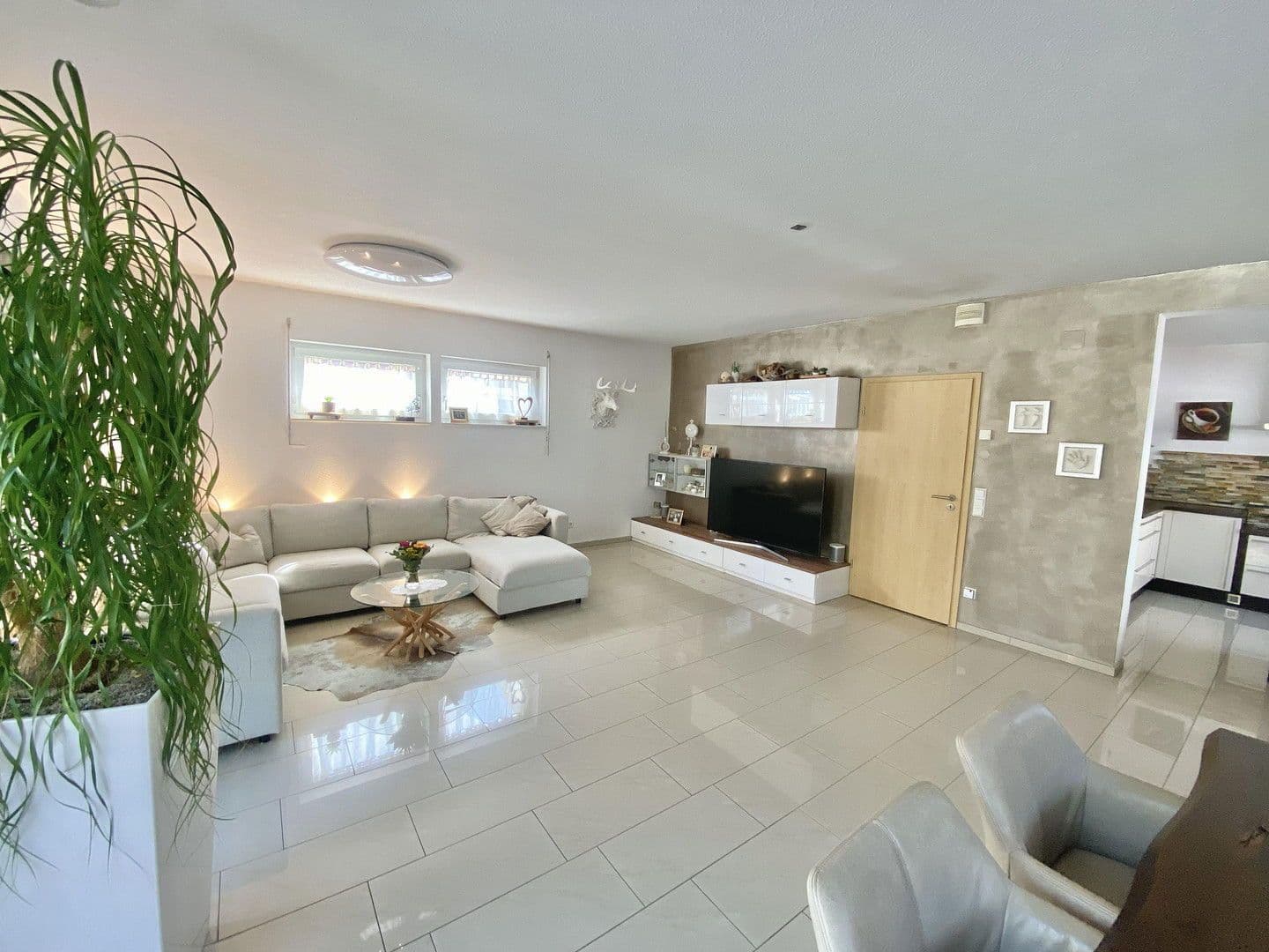 Prodej domu 220 m², pozemek 504 m², Schopfheim, Bádensko-Württembersko Prodej domu 220 m², pozemek 504 m², Schopfheim, Bádensko-Württembersko