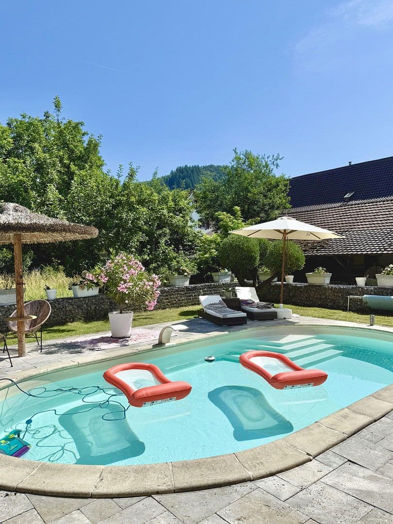 Prodej domu 220 m², pozemek 504 m², Schopfheim, Bádensko-Württembersko Prodej domu 220 m², pozemek 504 m², Schopfheim, Bádensko-Württembersko