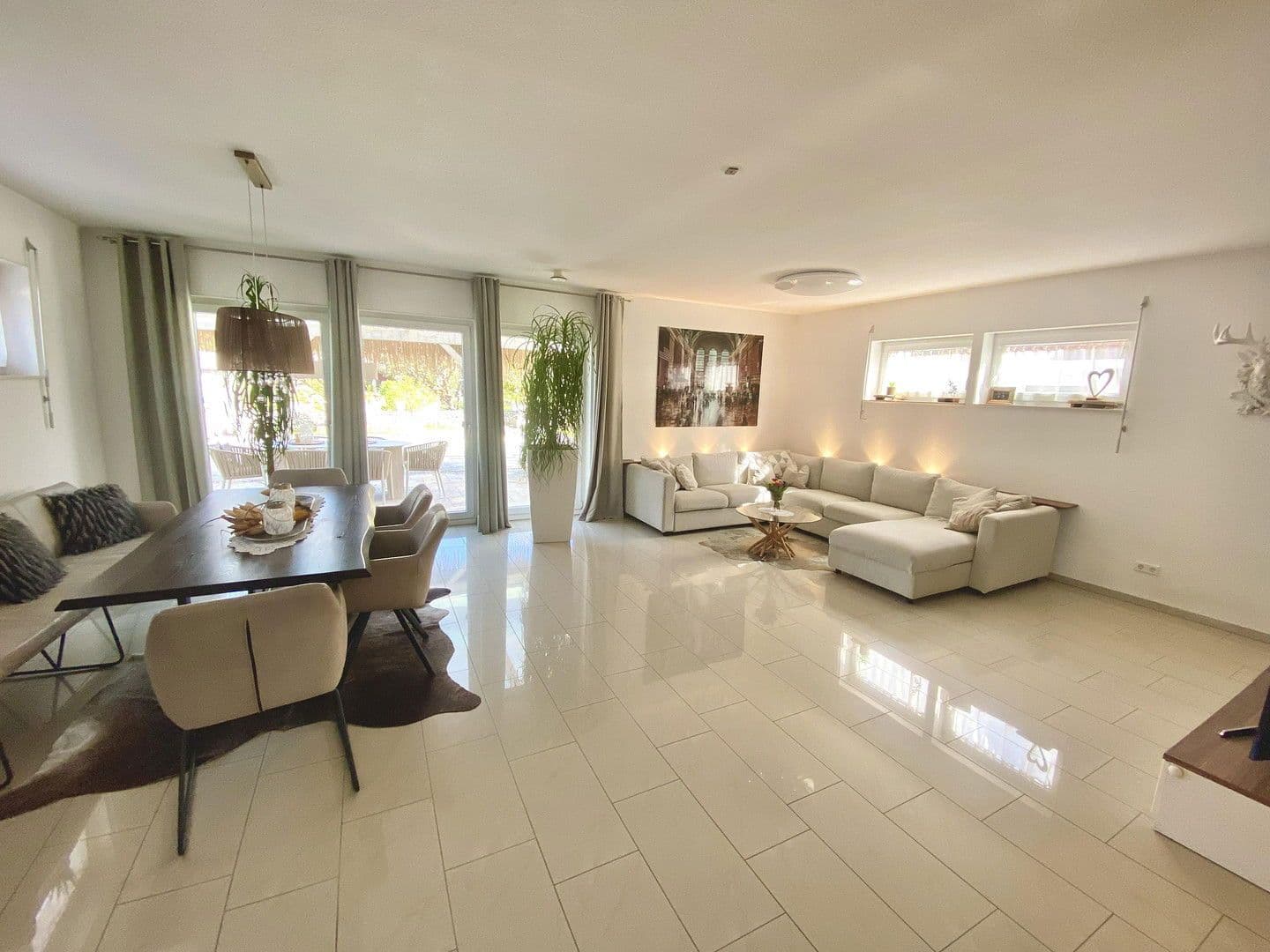 Prodej domu 220 m², pozemek 504 m², Schopfheim, Bádensko-Württembersko Prodej domu 220 m², pozemek 504 m², Schopfheim, Bádensko-Württembersko