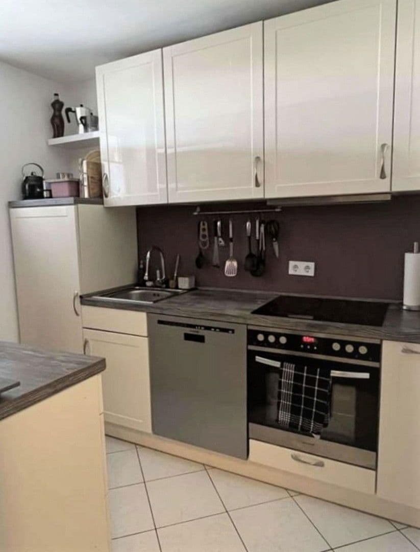 Pronájem bytu 2+1 38 m², Melker Gasse 13/3, Baden, Dolní Rakousko Pronájem bytu 2+1 38 m², Melker Gasse 13/3, Baden, Dolní Rakousko