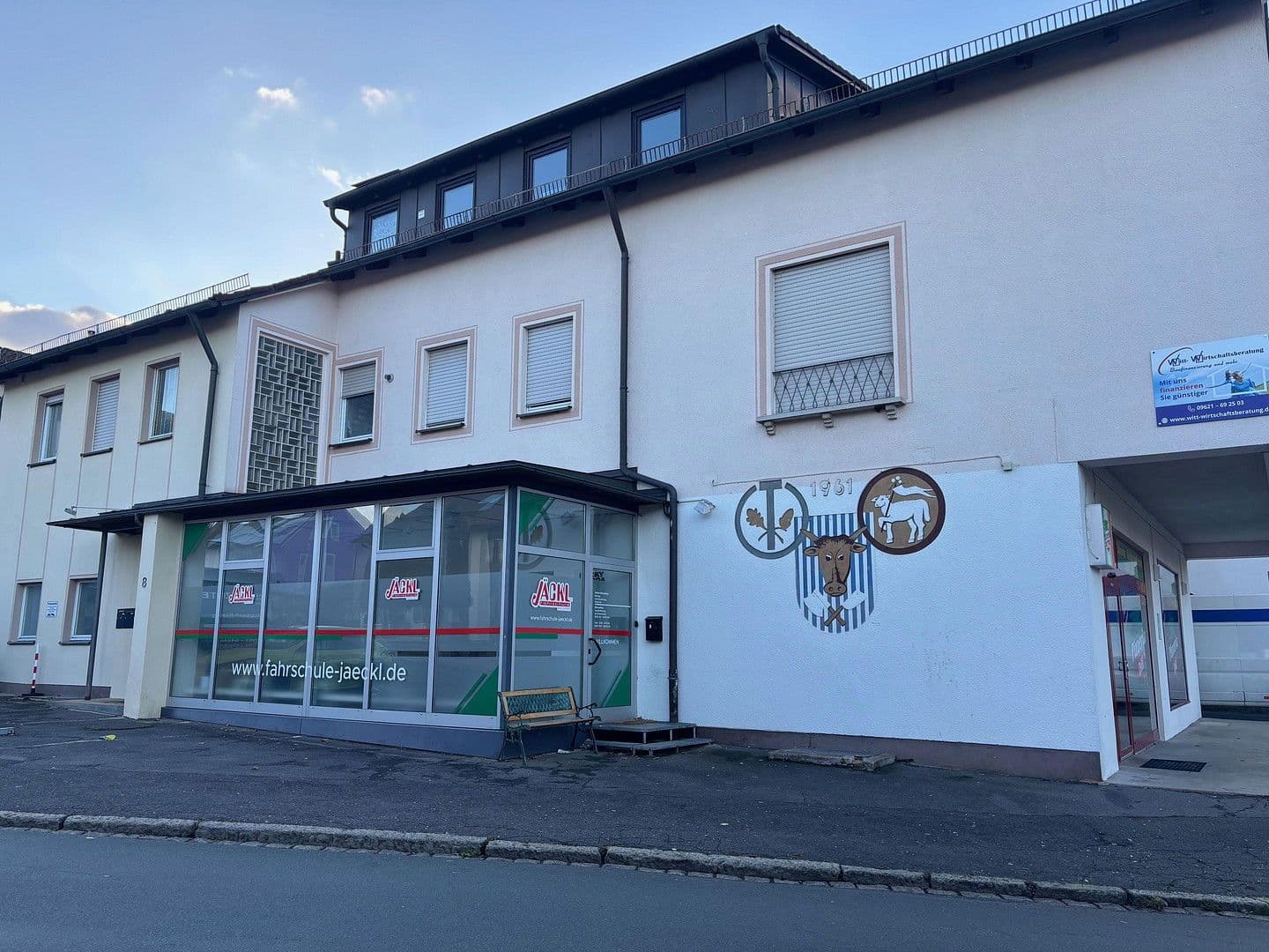 Prodej domu 482 m², pozemek 780 m², Uhlandstraße 8, Sulzbach-Rosenberg, Bavorsko Prodej domu 482 m², pozemek 780 m², Uhlandstraße 8, Sulzbach-Rosenberg, Bavorsko