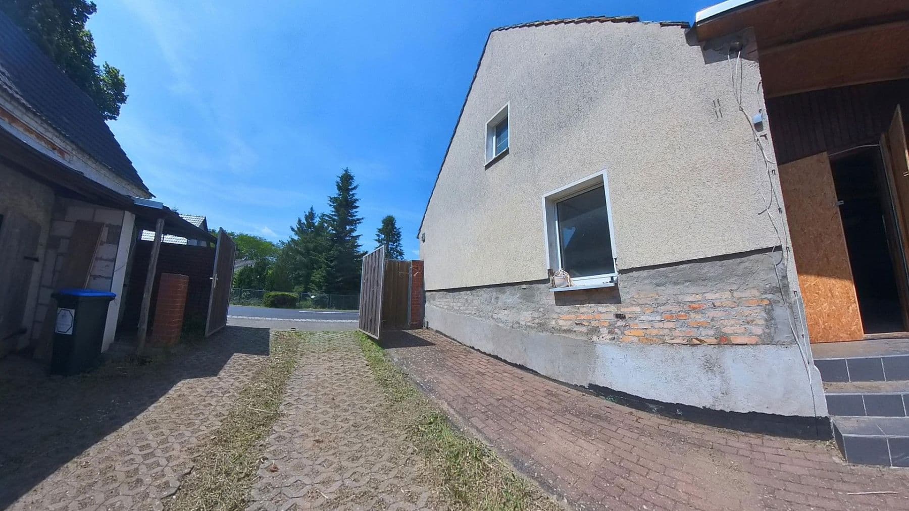 Prodej domu 93 m², pozemek 1.012 m², Briesniger Hauptstr. 28, Forst (Lausitz) - Baršć, Braniborsko Prodej domu 93 m², pozemek 1.012 m², Briesniger Hauptstr. 28, Forst (Lausitz) - Baršć, Braniborsko