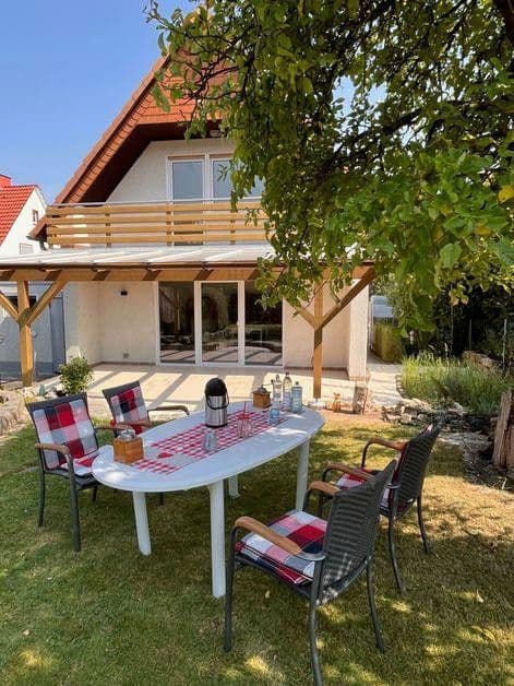 Prodej domu 217 m², pozemek 596 m², Moringen, Dolní Sasko Prodej domu 217 m², pozemek 596 m², Moringen, Dolní Sasko