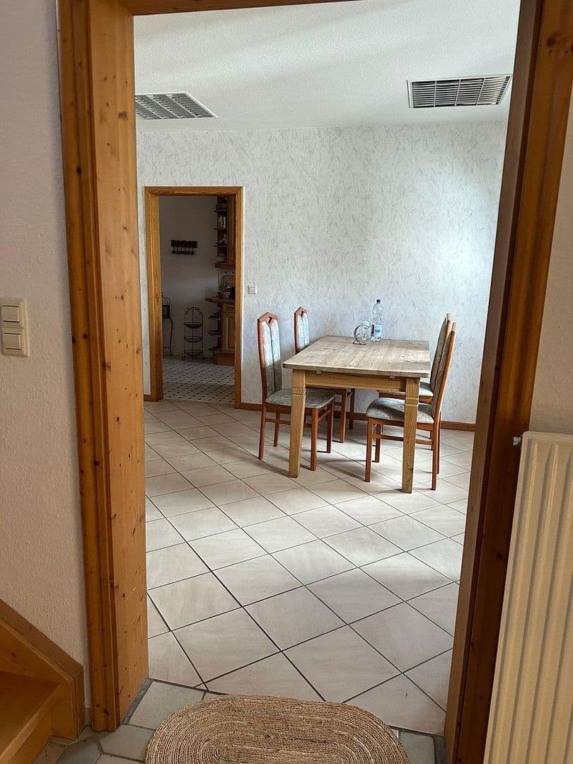 Pronájem domu 220 m², pozemek 1.500 m², Hauptstraße 38, Rom, Mecklenburg-Vorpommern Pronájem domu 220 m², pozemek 1.500 m², Hauptstraße 38, Rom, Mecklenburg-Vorpommern