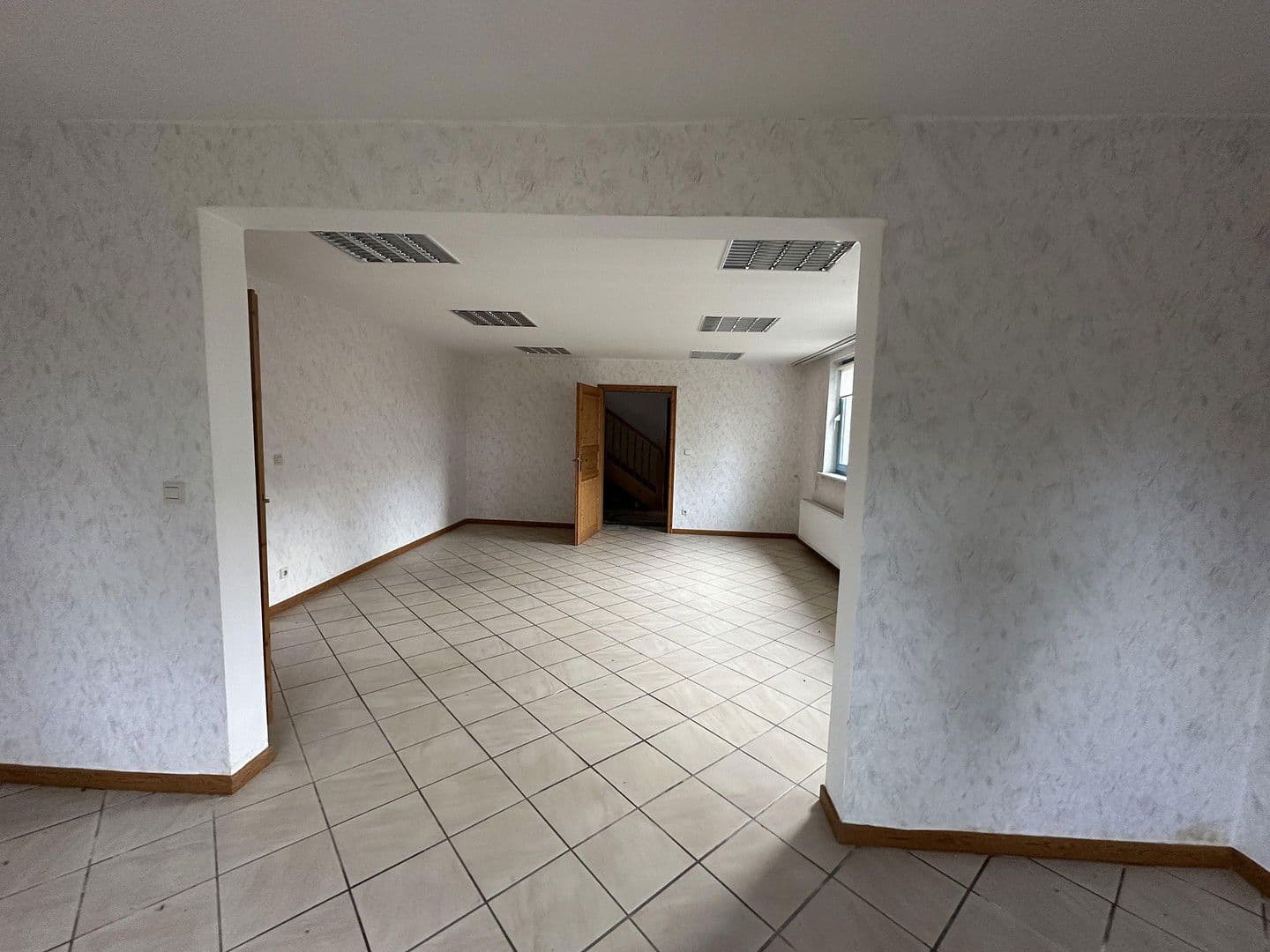 Pronájem domu 220 m², pozemek 1.500 m², Hauptstraße 38, Rom, Mecklenburg-Vorpommern Pronájem domu 220 m², pozemek 1.500 m², Hauptstraße 38, Rom, Mecklenburg-Vorpommern