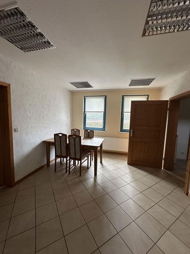 Pronájem domu 220 m², pozemek 1.500 m², Hauptstraße 38, Rom, Mecklenburg-Vorpommern Pronájem domu 220 m², pozemek 1.500 m², Hauptstraße 38, Rom, Mecklenburg-Vorpommern